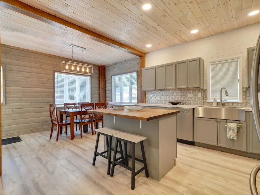 Spacious 3 BR Home Near Downtown and Golf Resorts - Image 1