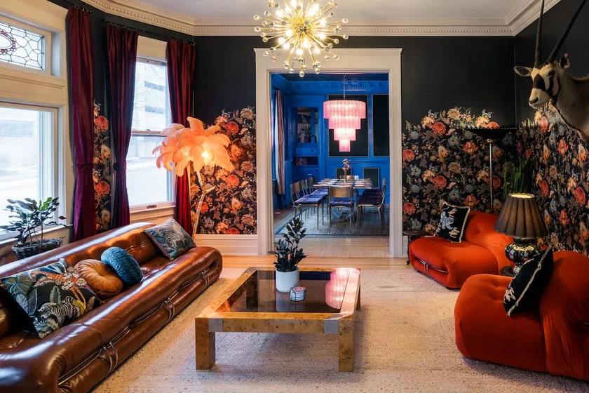 Fabulous Walkers Point Mansion w/ Bar andFireplace - Image 1