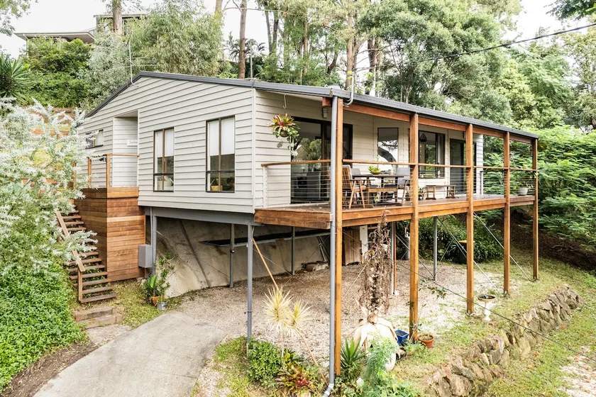 Treetops: 3-Bedroom Open Plan Balcony House - Image 1