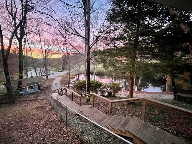 Waterfront Cottage Escape- only 4 mi to Franklin - Image 1