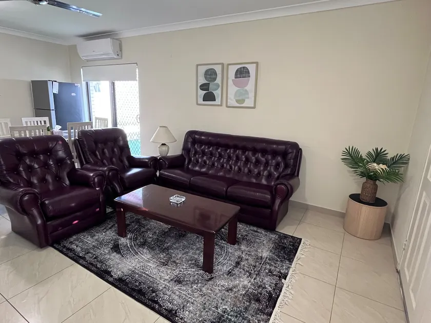 Cosy and Spacious 3-Bedroom Villa in St Marys - Image 1