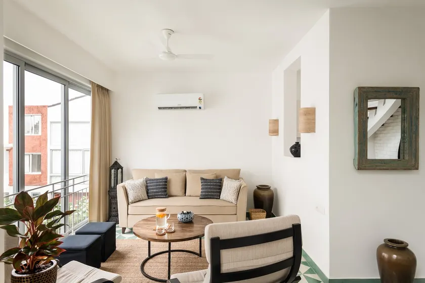 ElTesoro-2Bhk duplex apt with spacious terrace - Image 1