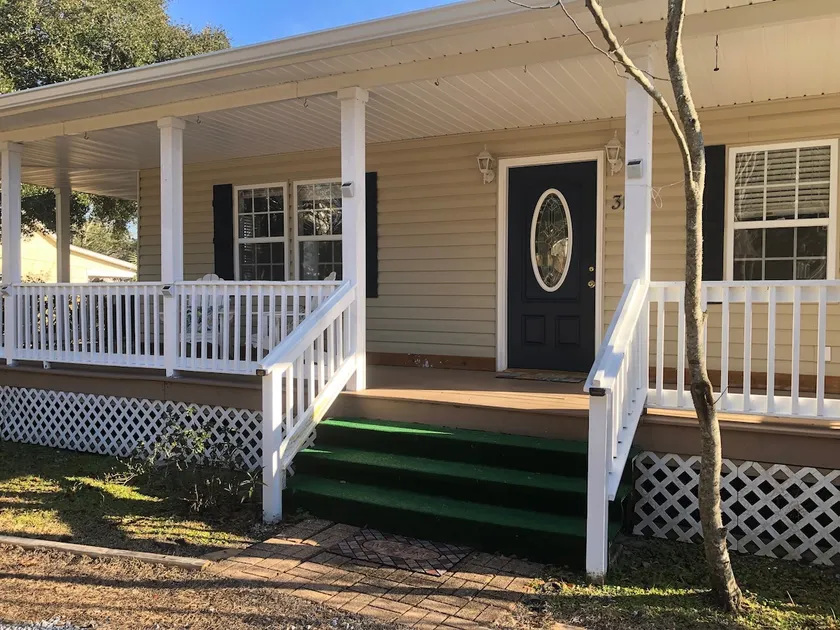LB Coastal Breeze Cottage-beach/downtown 3 blks. - Image 1