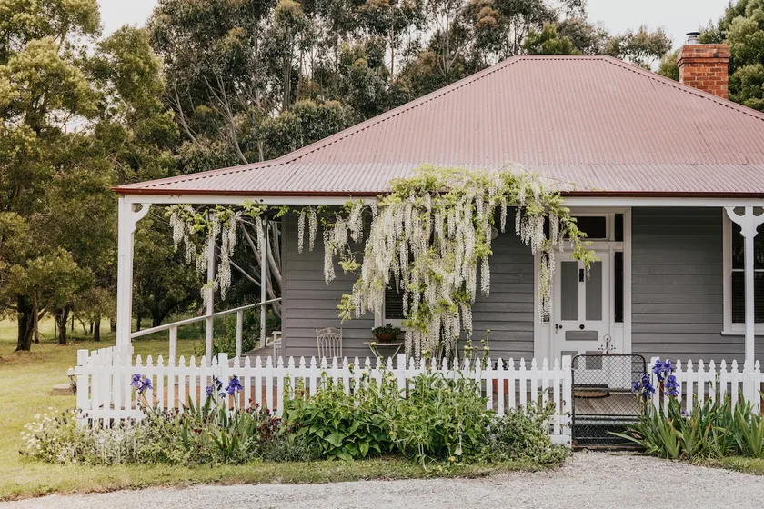 Shepherds Hill Cottage Blissful Farm Stay Getaway - Image 1