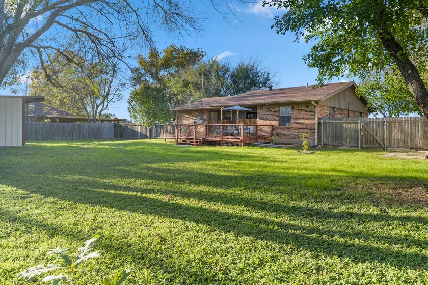 Red Brick Farm House - Image 1