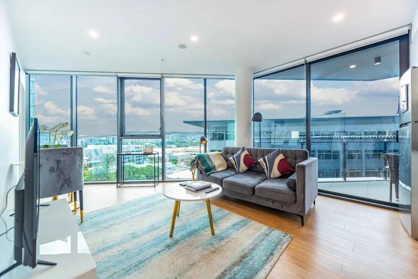 Spectacular views, king bd plus single bed & parking - Image 1