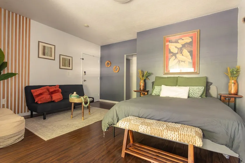 Courtyard Studio Free parking near Wynwood & Design District. - Image 1