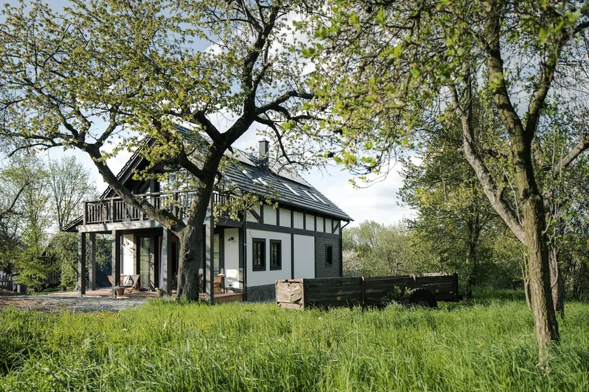 House in Orchard - Image 1