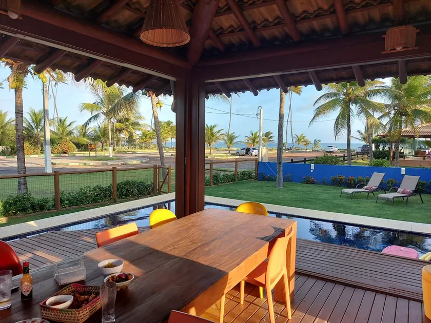 House with 6 en-suites facing the sea. - Image 1
