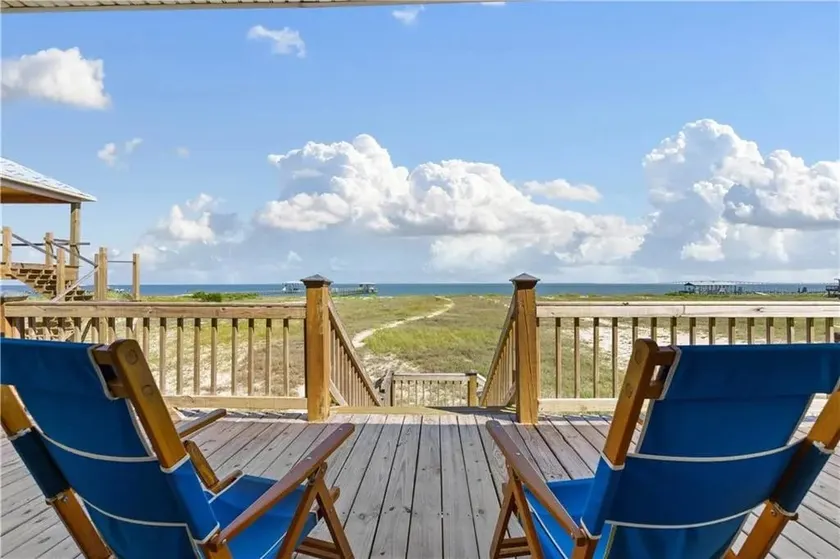 Water Front & Dog Friendly Beach Retreat - Image 1