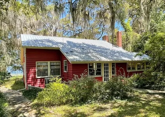 RUSTIC FISHING CABIN ON SWAN LAKE, MELROSE - Image 1