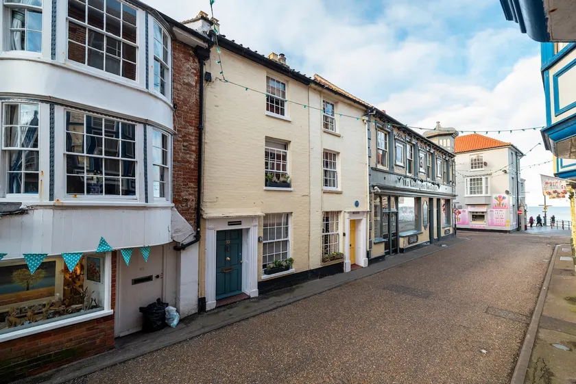 Lovely Grade II Fisherman's Cottage, North Norfolk - Image 1