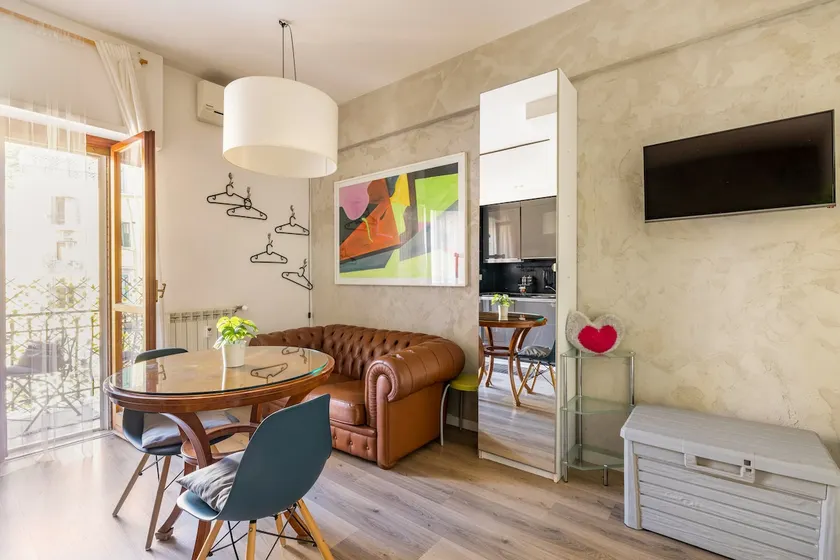 St Peter Square Apartment - Image 1