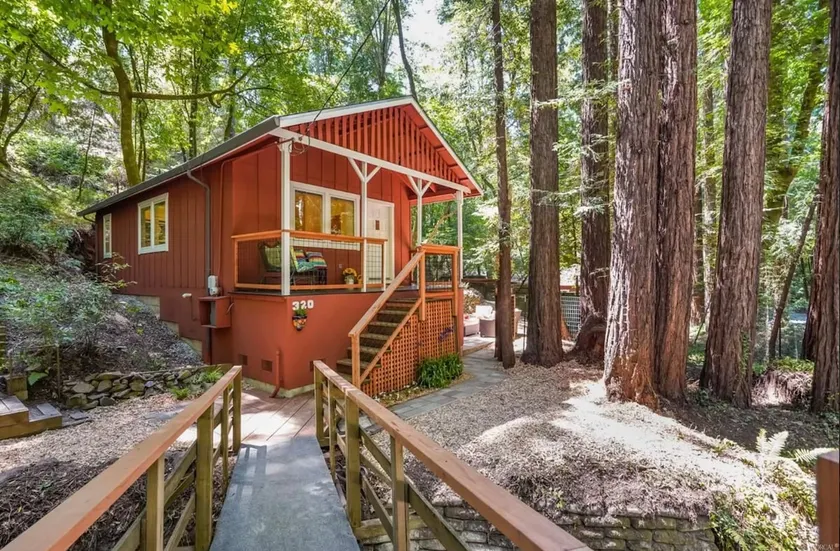 Creekside cabin in Redwoods w/modern interior - Image 1