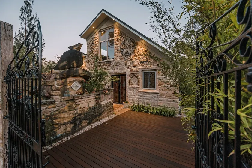 The Chalet: Stunning Stone Mountain Escape - Image 1