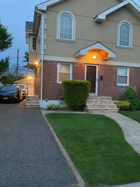 Two-Bedroom & One block walk to UBS Arena - Image 1