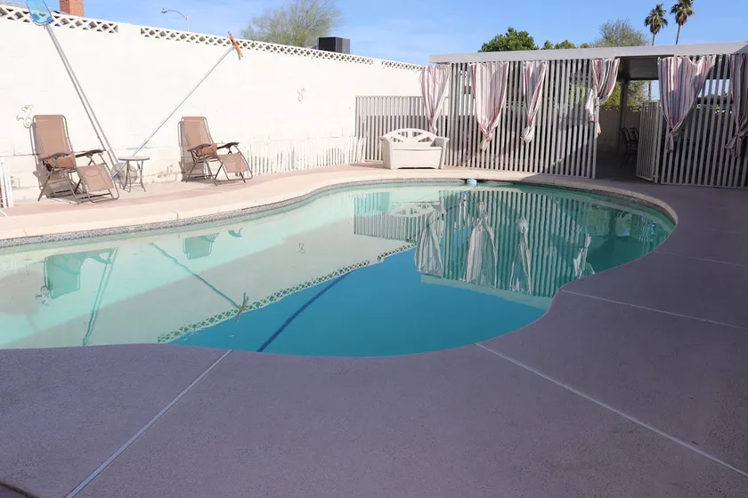 Perfect family home <15 min strip/convention ctr - Image 1