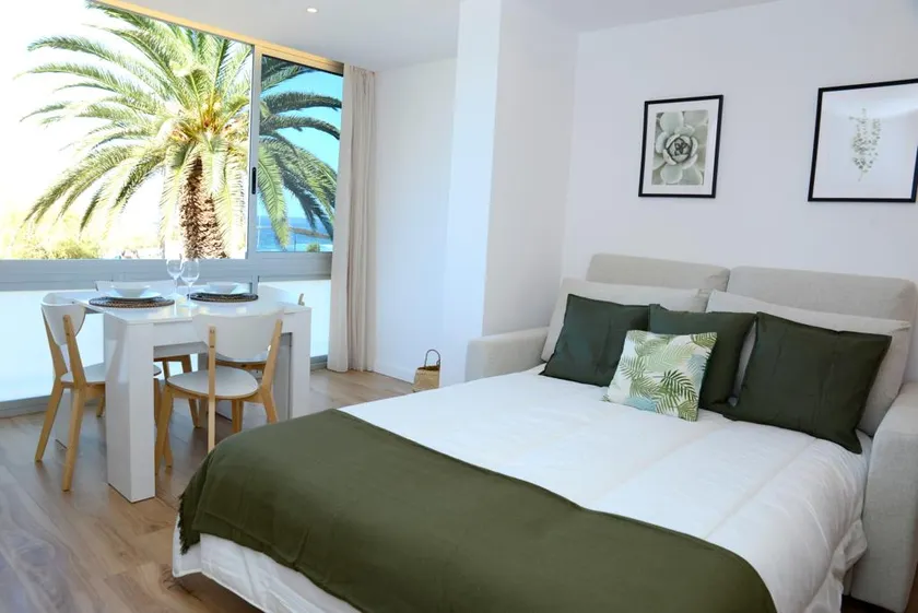 Green Coast Suite - Image 1
