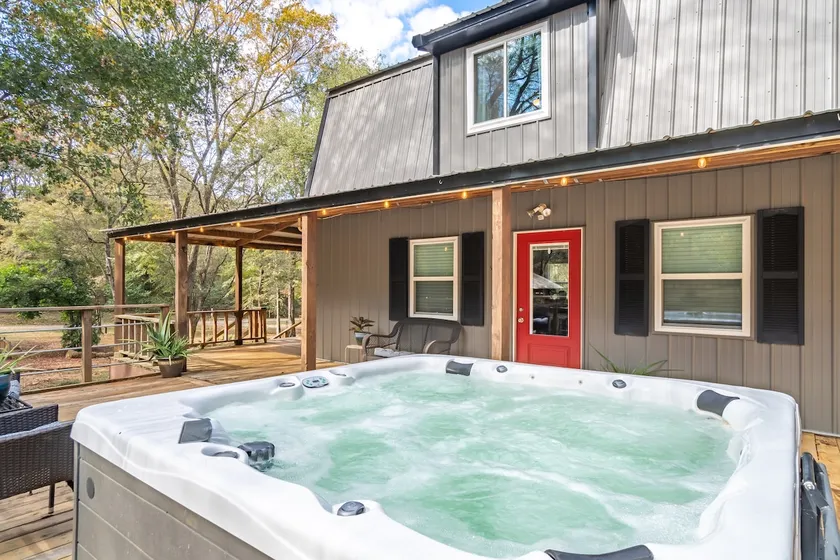 The Cottage at Hidden Creek w/ Hot Tub and Firepit - Image 1