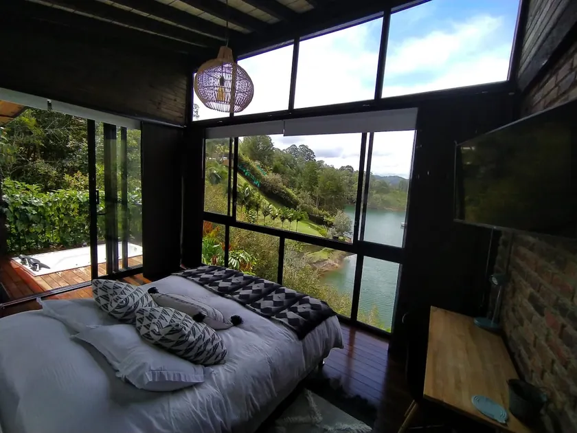 Cabin with jacuzzi and access to the reservoir - Portum II - Image 1