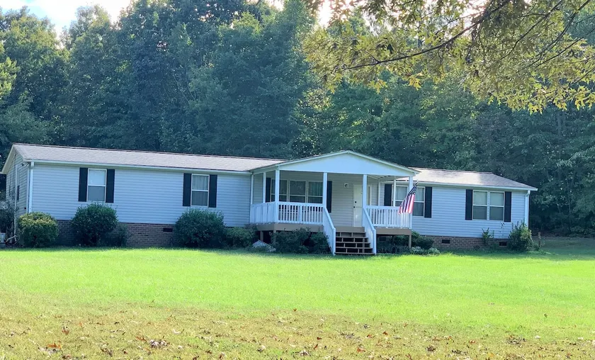 Sleeps 17, American Indian owned - Image 1