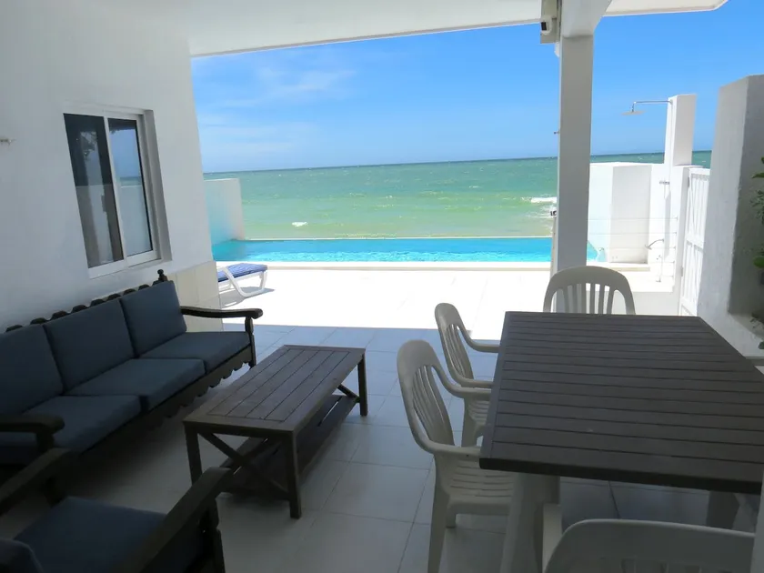 Beachfront House, Infinity Edge Pool, Casa Miramar - Image 1
