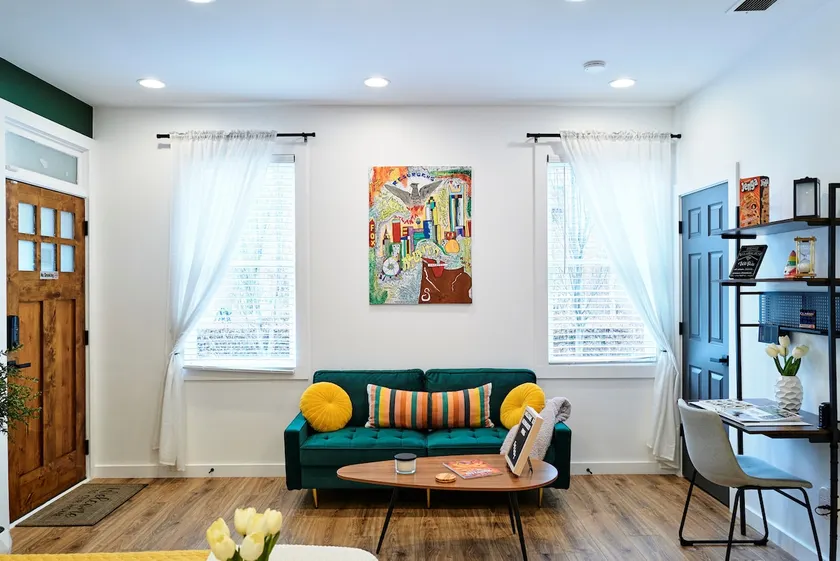Studio BOHO-Free Parking-Beltline-Romantic-Games - Image 1