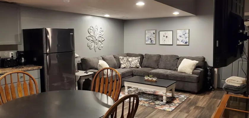 Snowmobile and boat friendly! Private apartment! - Image 1