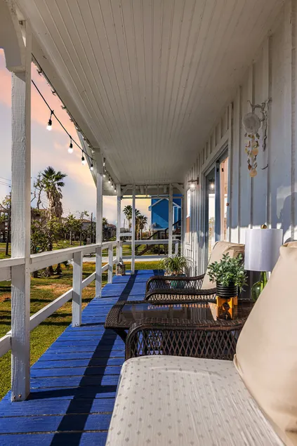 Charming Water View Bungalow. - Image 1