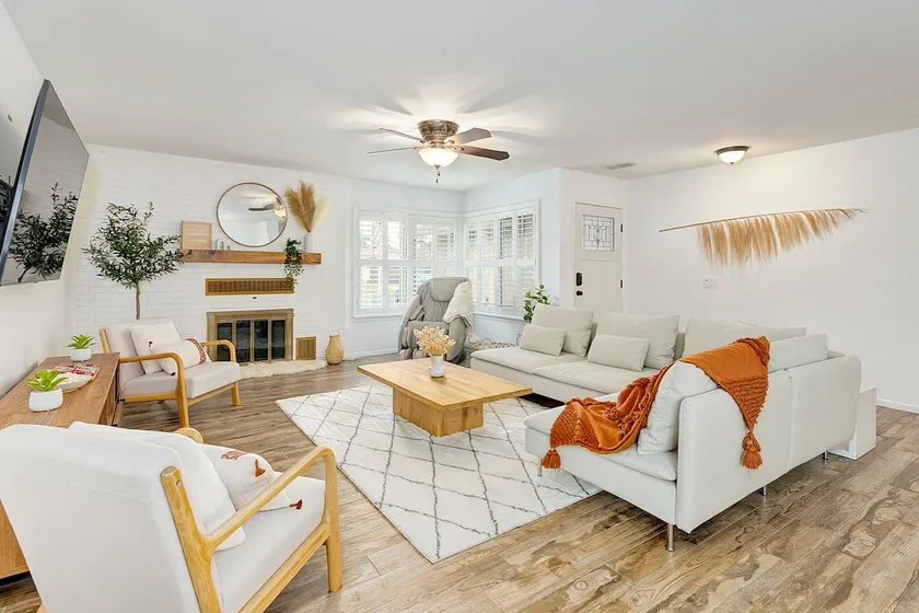 3BR House | Mini-Golf, Massage Chair & Fenced Yard - Image 1