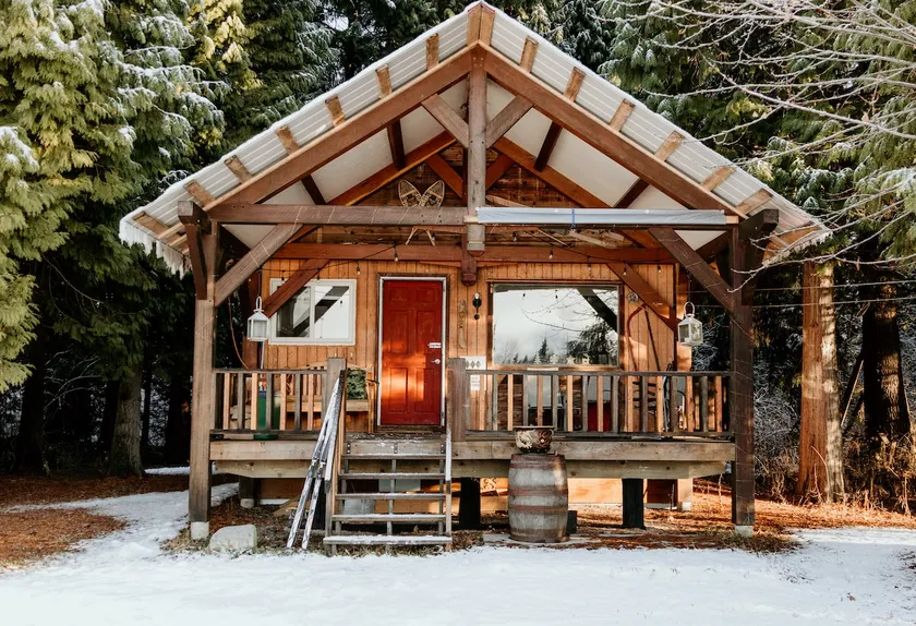 Cozy 2 Bedroom Cabin on the Skeena River - Image 1