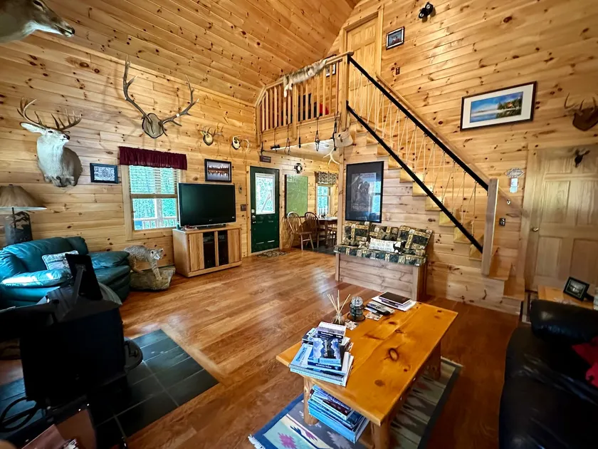 Charming rustic hideaway - Image 1