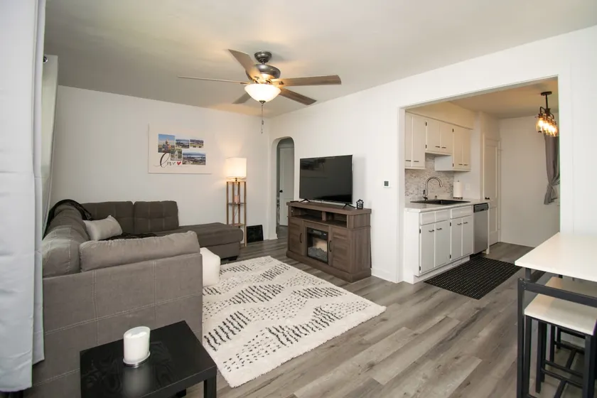 Adorable 4-Bed Modern Home - Image 1