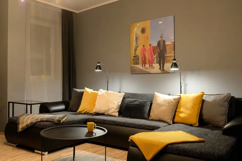 Macropolis G5/6 Apartment - Image 1