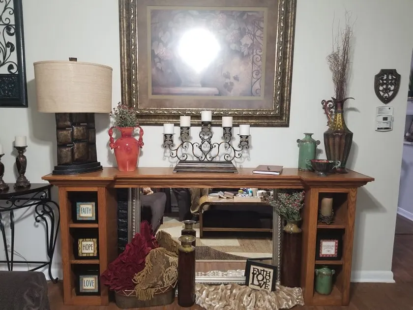 Centrally located, SELF CATERING home. - Image 1