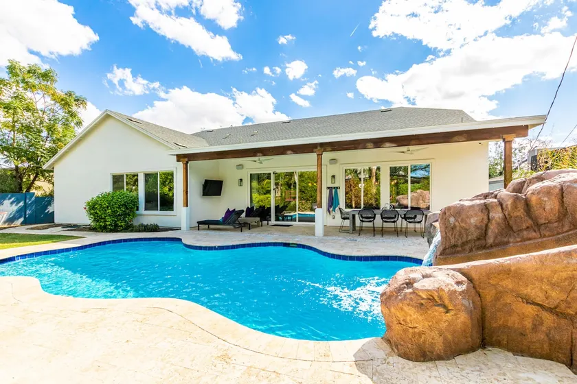 Luxury Arcadia Resort w/2 King Suites & Salt Pool - Image 1