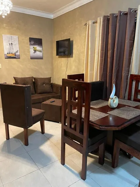 (A)10Mins Away From Downtown & Airport Luxury Apt - Image 1
