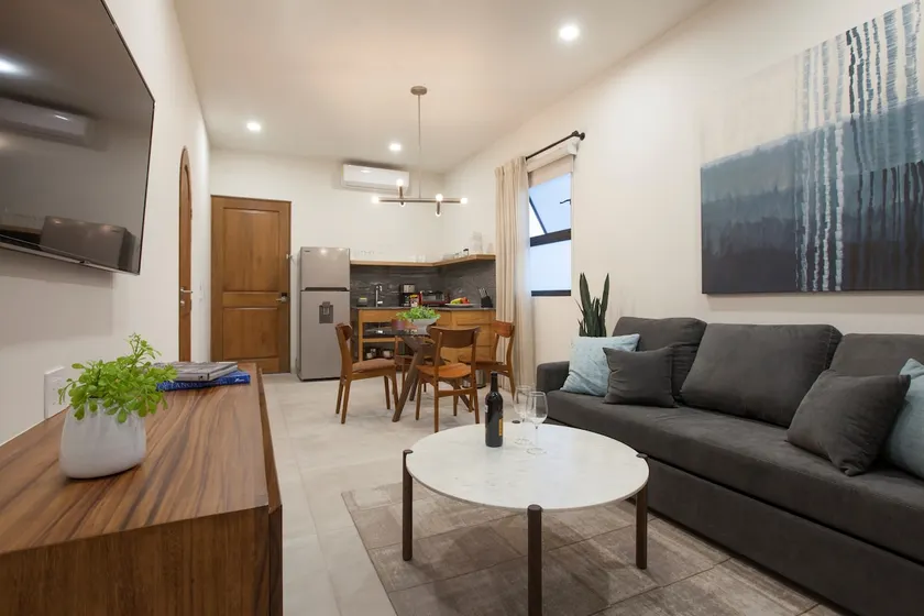 Beautiful apartment 1 block from malecon - Image 1