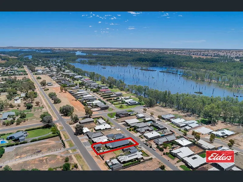 Bundalong Beauty! 5 bedroom holiday home. - Image 1