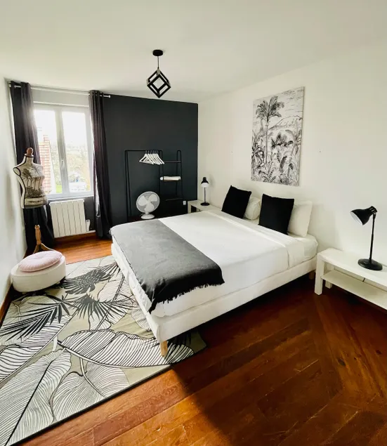 Moon Apartment - Image 1