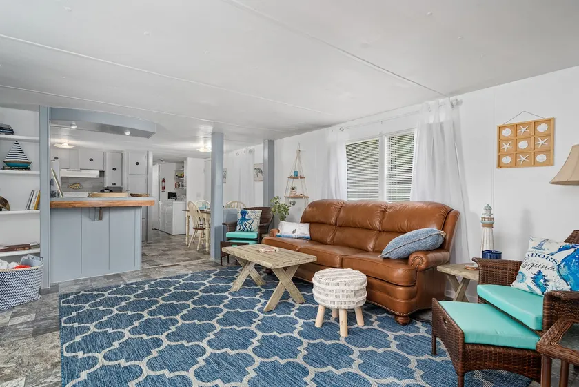 ThreeBayPlace, a Welcoming Coastal Getaway - Image 1