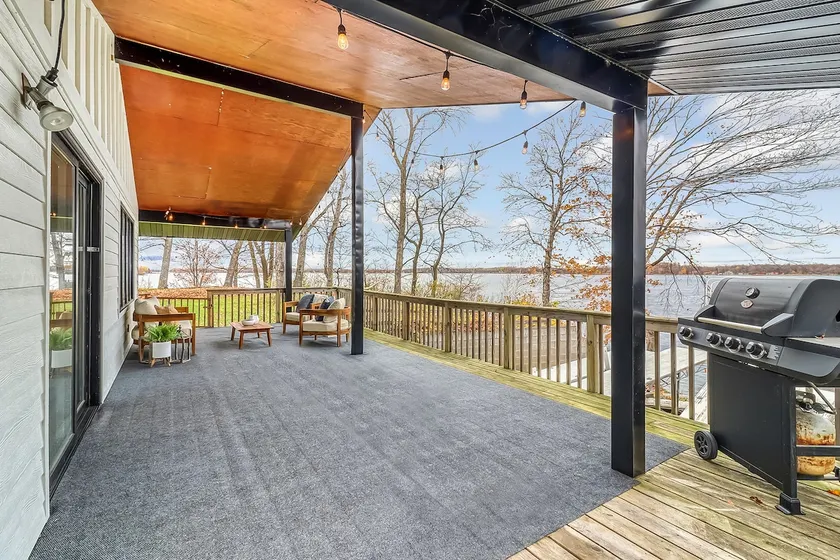 Retreat at Pelican Lake - your lakefront dream! - Image 1