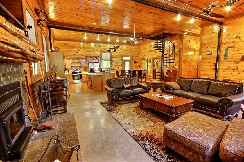 Yellow Box at Pickwick 3 bedroom, bonus game room - Image 1