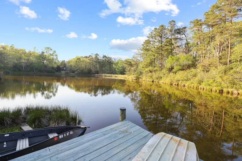 Unwind at the Idyllic Lancaster Lake House - Image 1