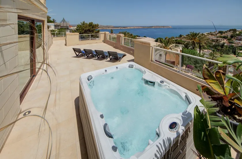 Beautiful views, serviced apartment in Mellieha. - Image 1