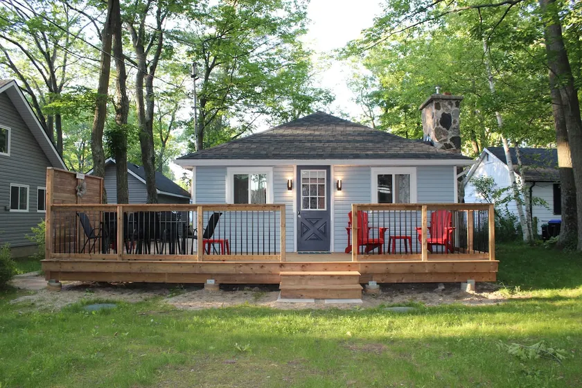 Cottage Retreat in Tiny - Image 1