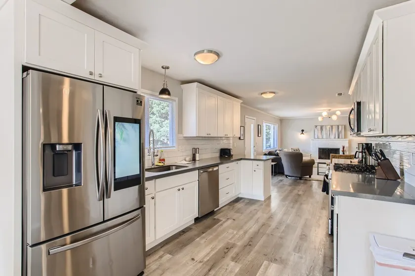 Beautiful convenient 3-bedroom home - Image 1