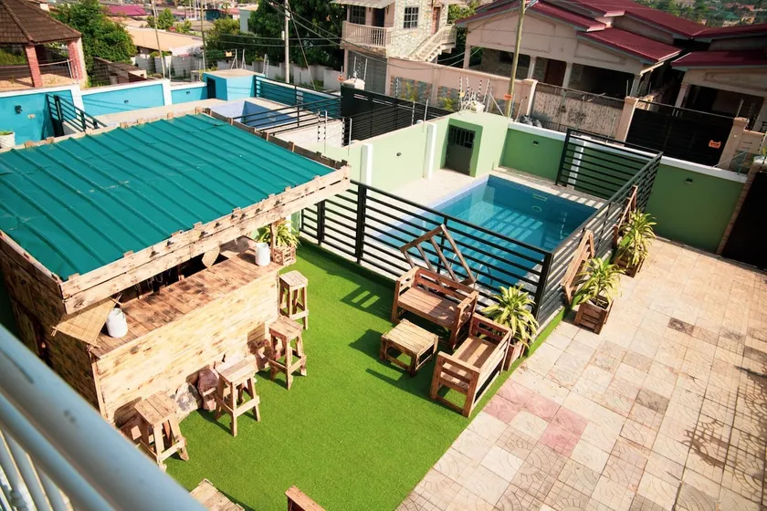 Spacious 5BDR | Pool, 2 Living rms, outdoor Lounge - Image 1