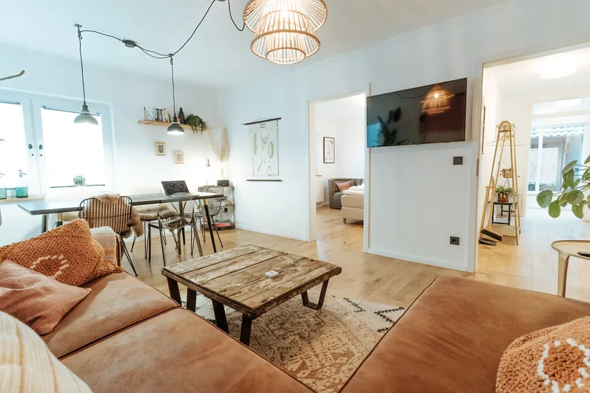 Large apartment directly on the sea with hot tub & sauna - Image 1