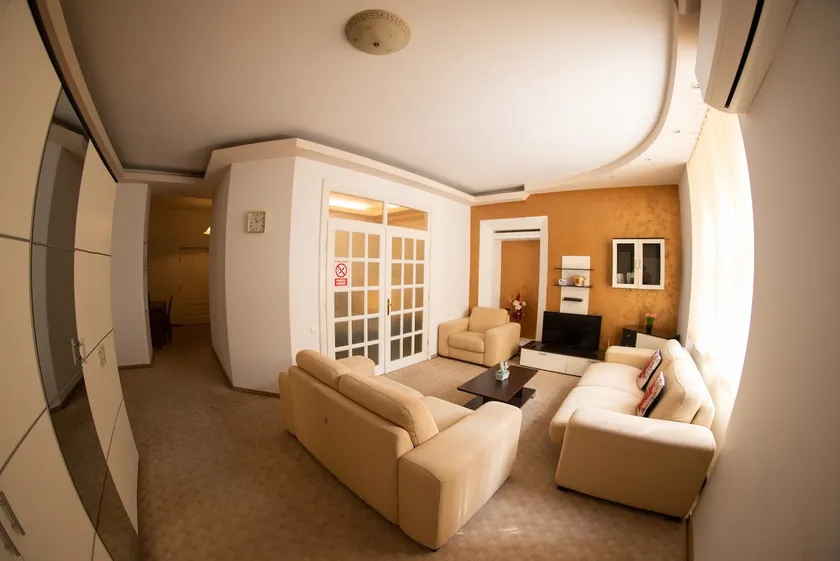 Sibiu Main Square Apartment - Image 1